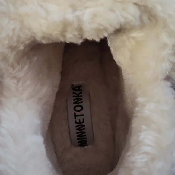 Minnetonka Tan Textured Sole - Picture 5 of 8